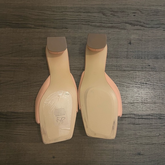 NWOT Mango Slip on heels - Picture 3 of 3